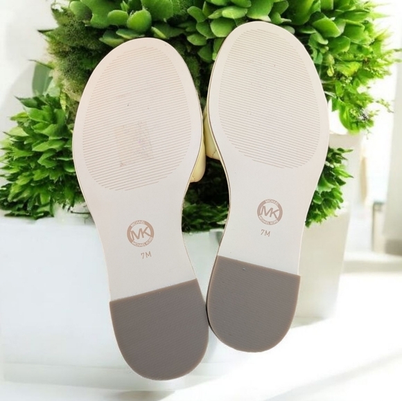 Michael Kors Women's Rina Slide Sandals In Buttercup Size 7 (New) - Picture 9 of 9